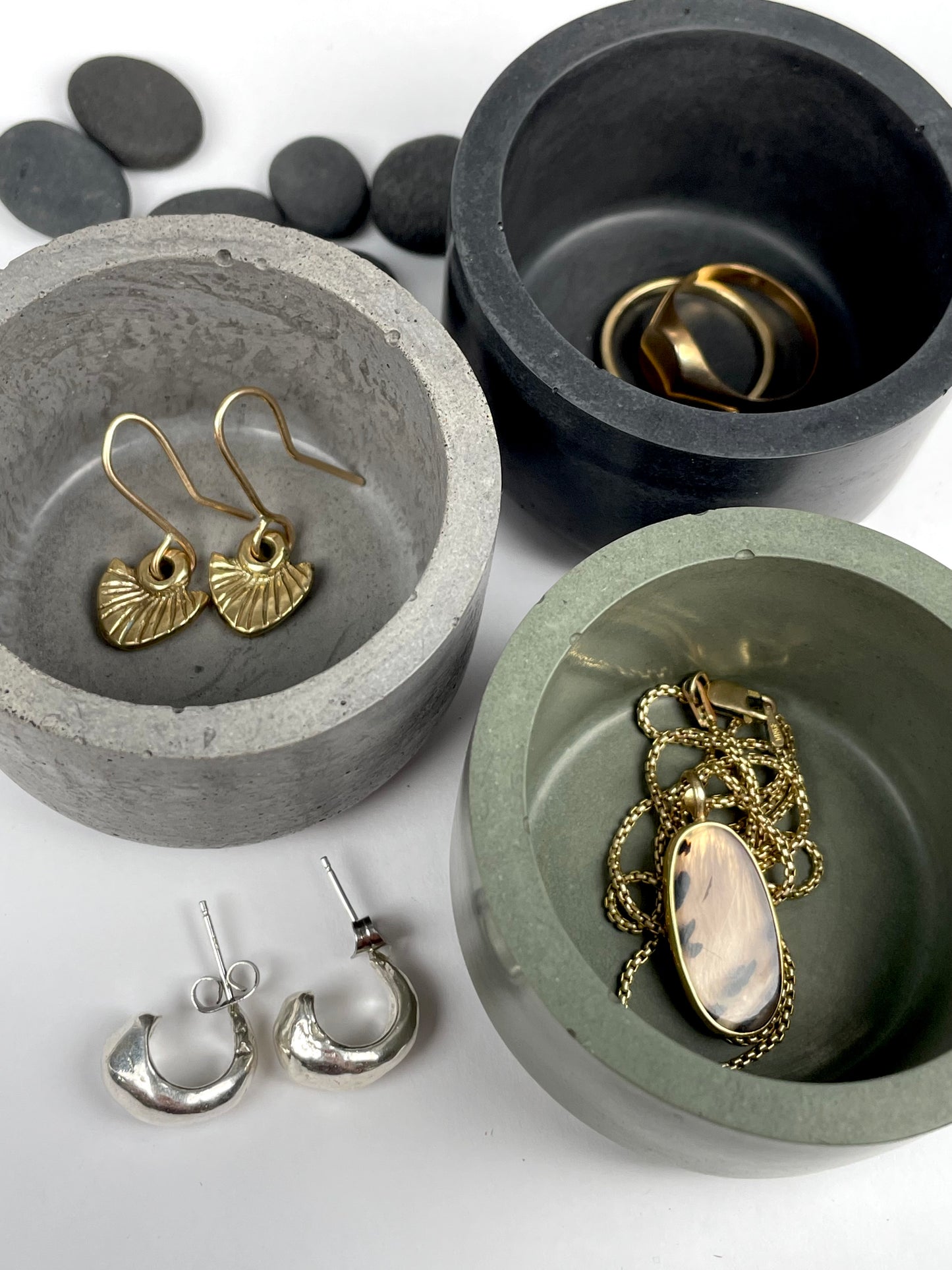 Liten Behållare | 2'' Concrete container with lid
