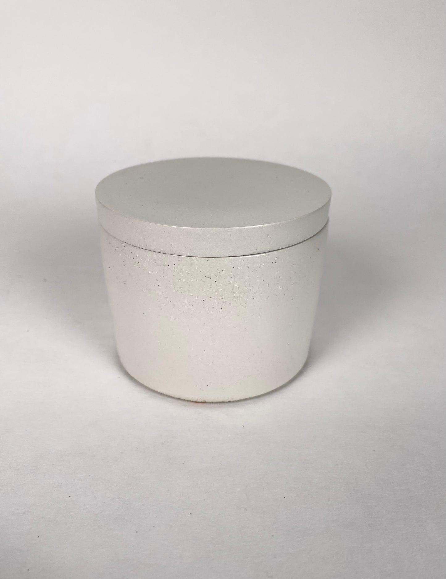 Flingsalt | Concrete container with lid