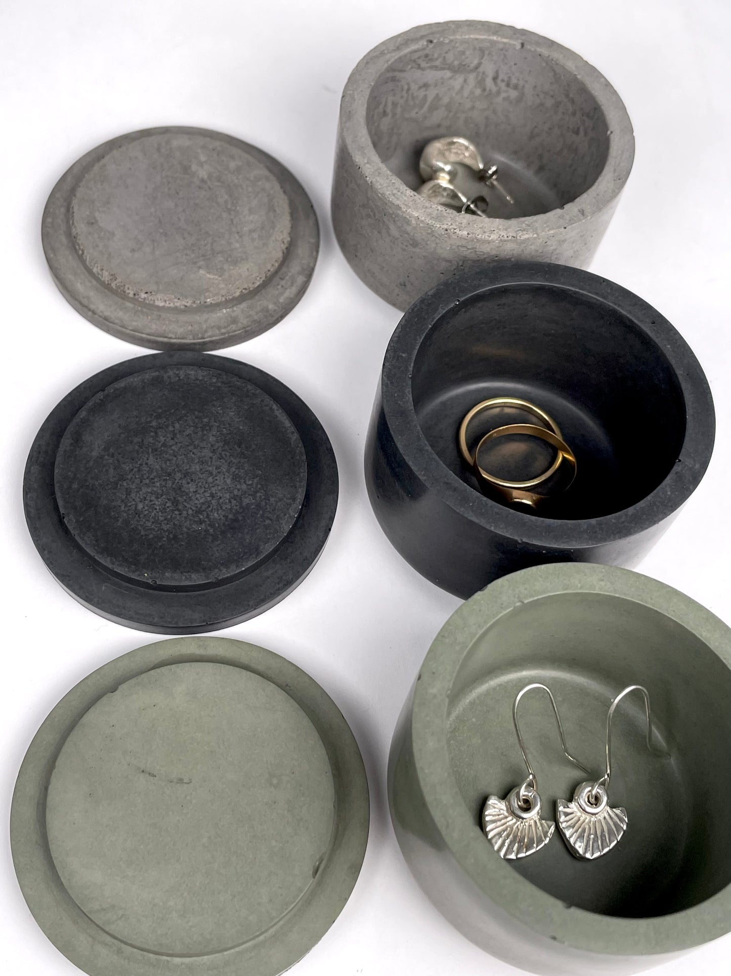 Liten Behållare | 2'' Concrete container with lid