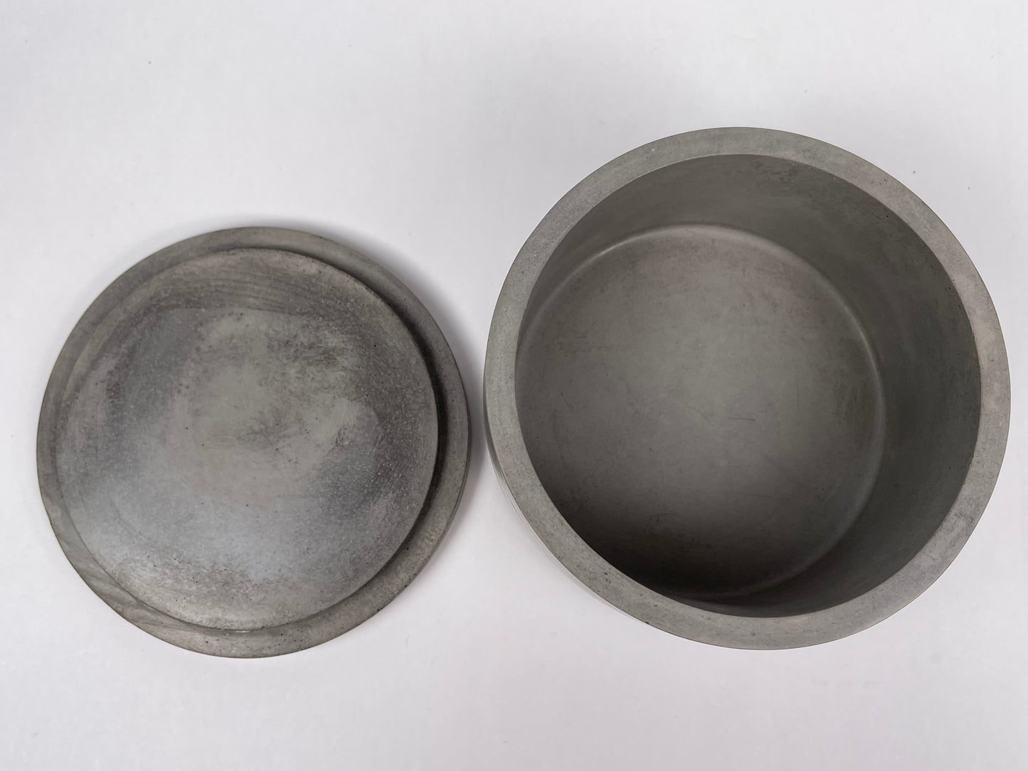 Stor Behållare | 4'' Concrete container with lid