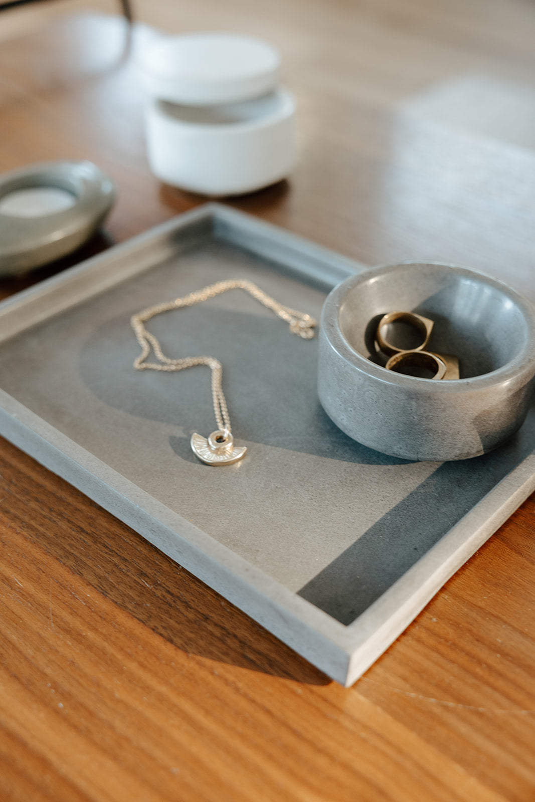 Bricka | 8.5" Concrete tray