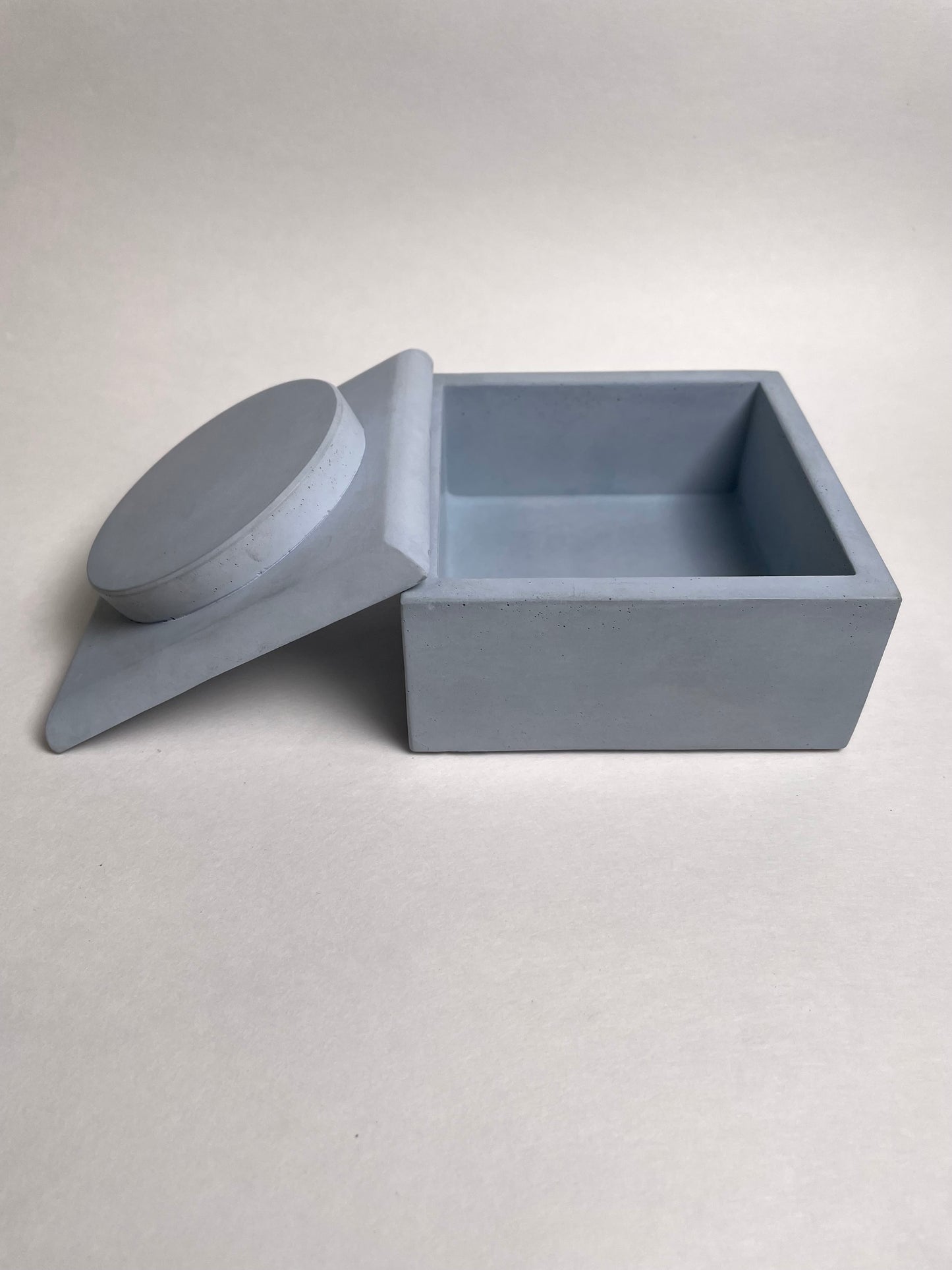 NEW Hålla | Concrete Container