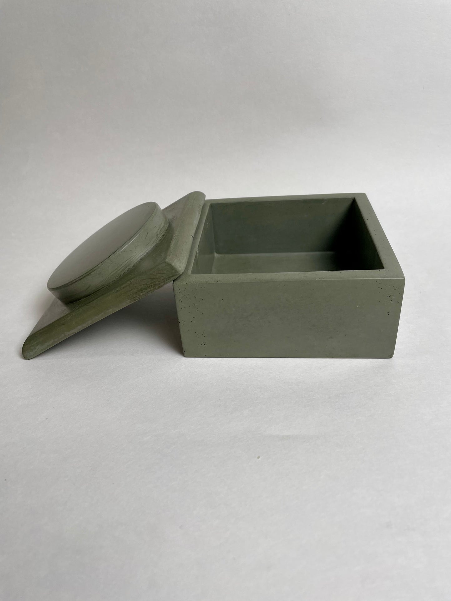 NEW Hålla | Concrete Container