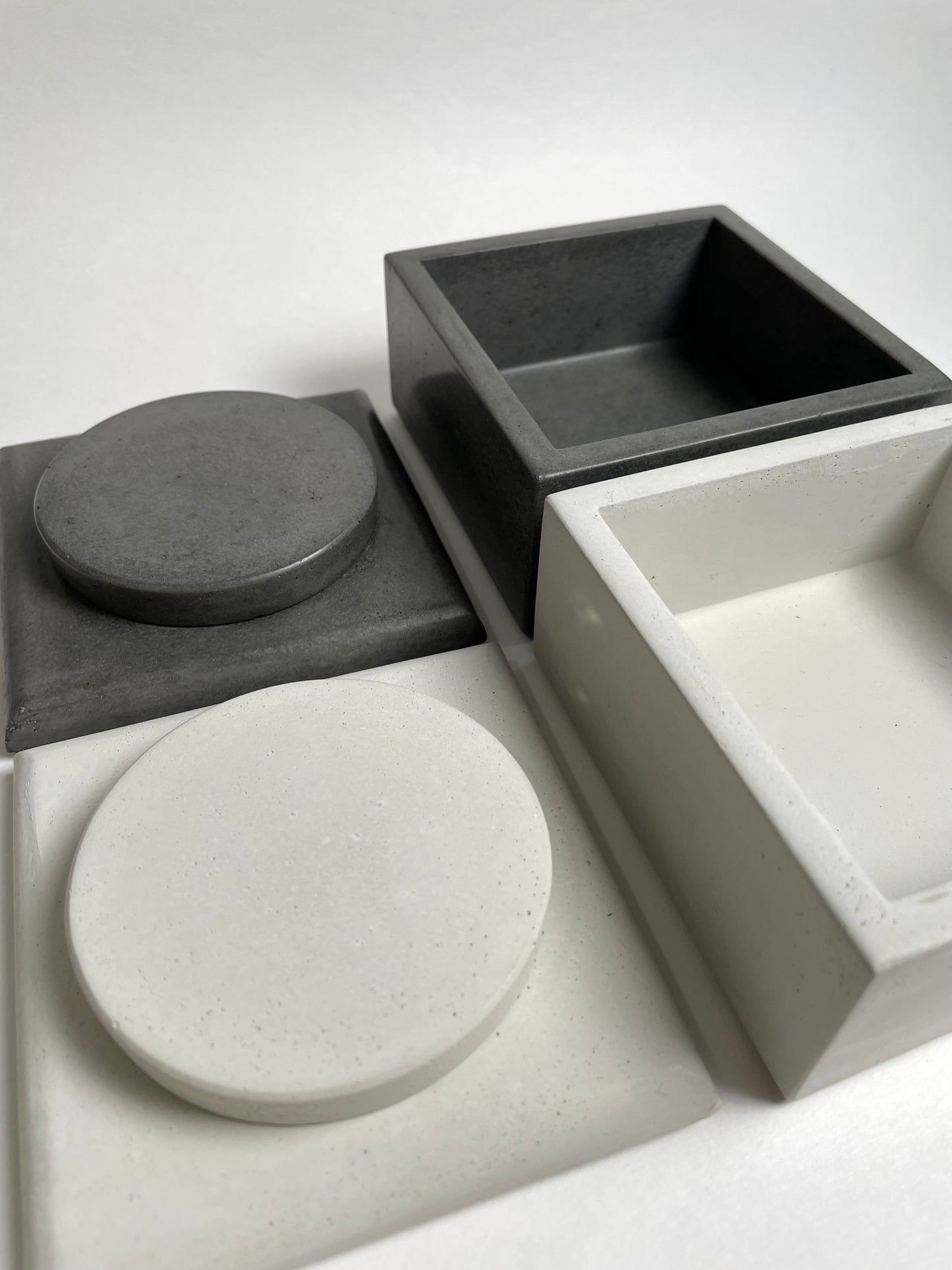 NEW Hålla | Concrete Container