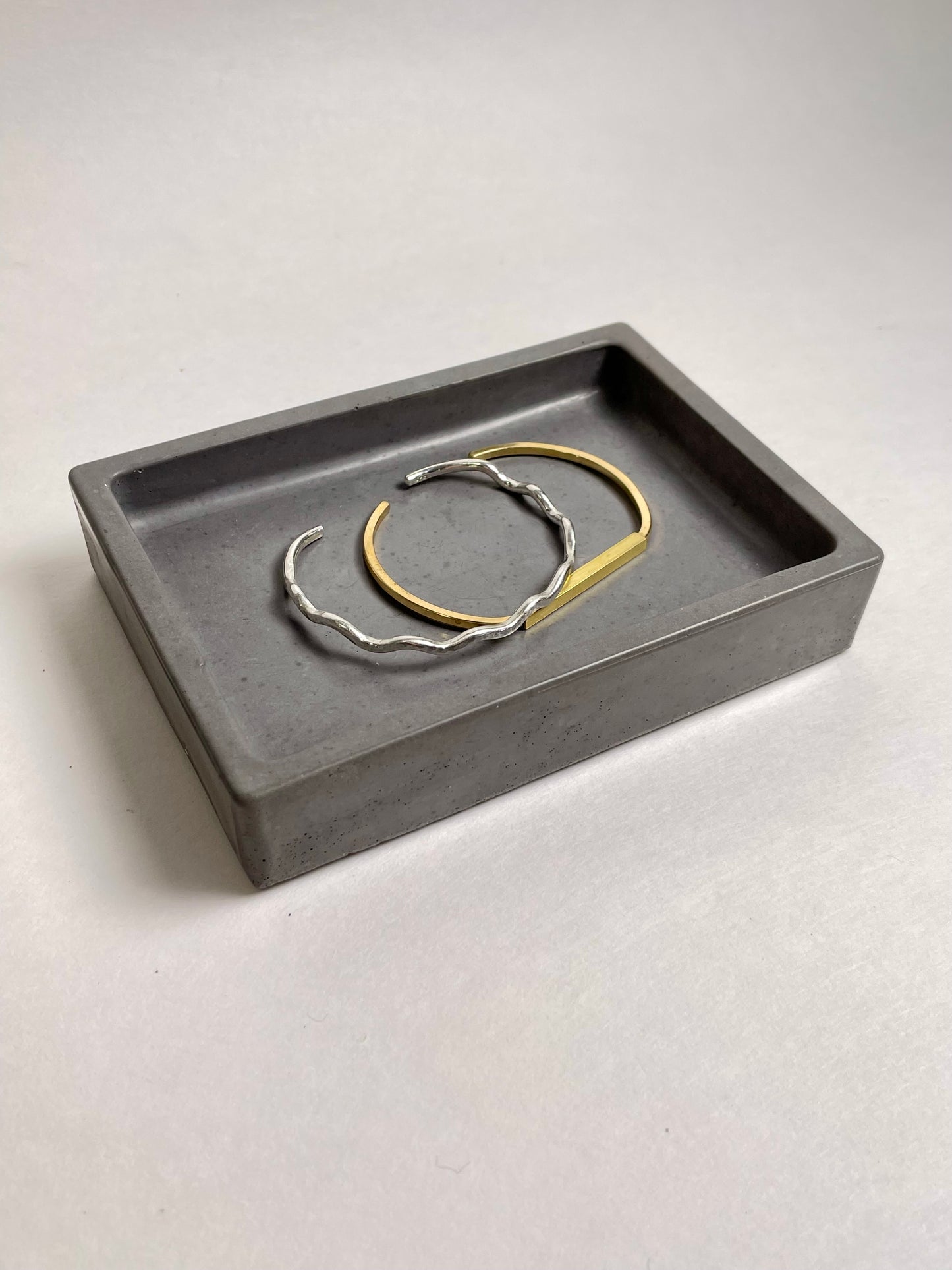 Rutan | 5" Concrete tray