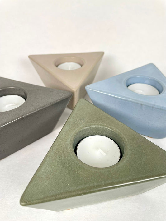 Lysa | Concrete triangular Tea-light holder