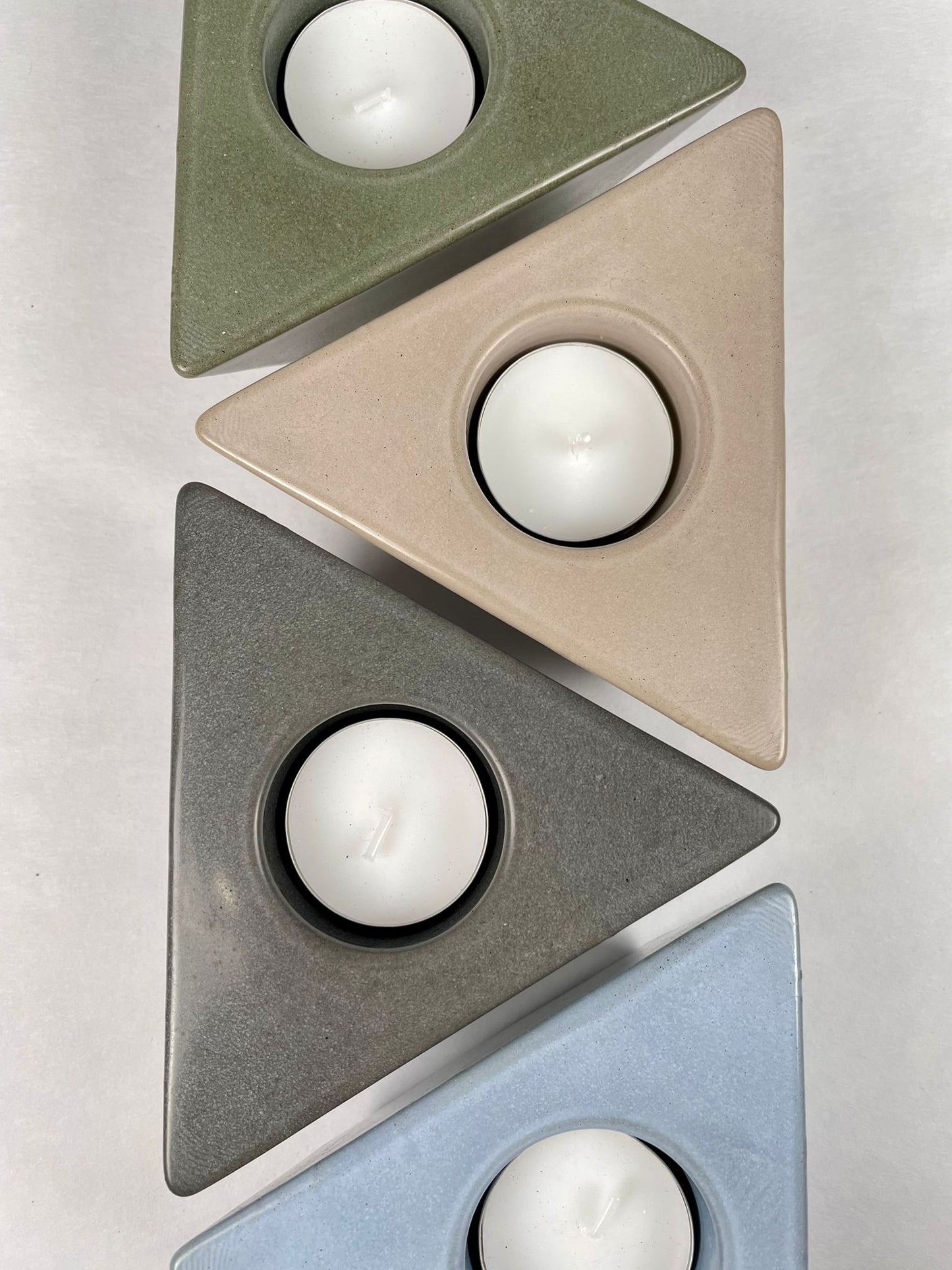 Lysa | Concrete triangular Tea-light holder