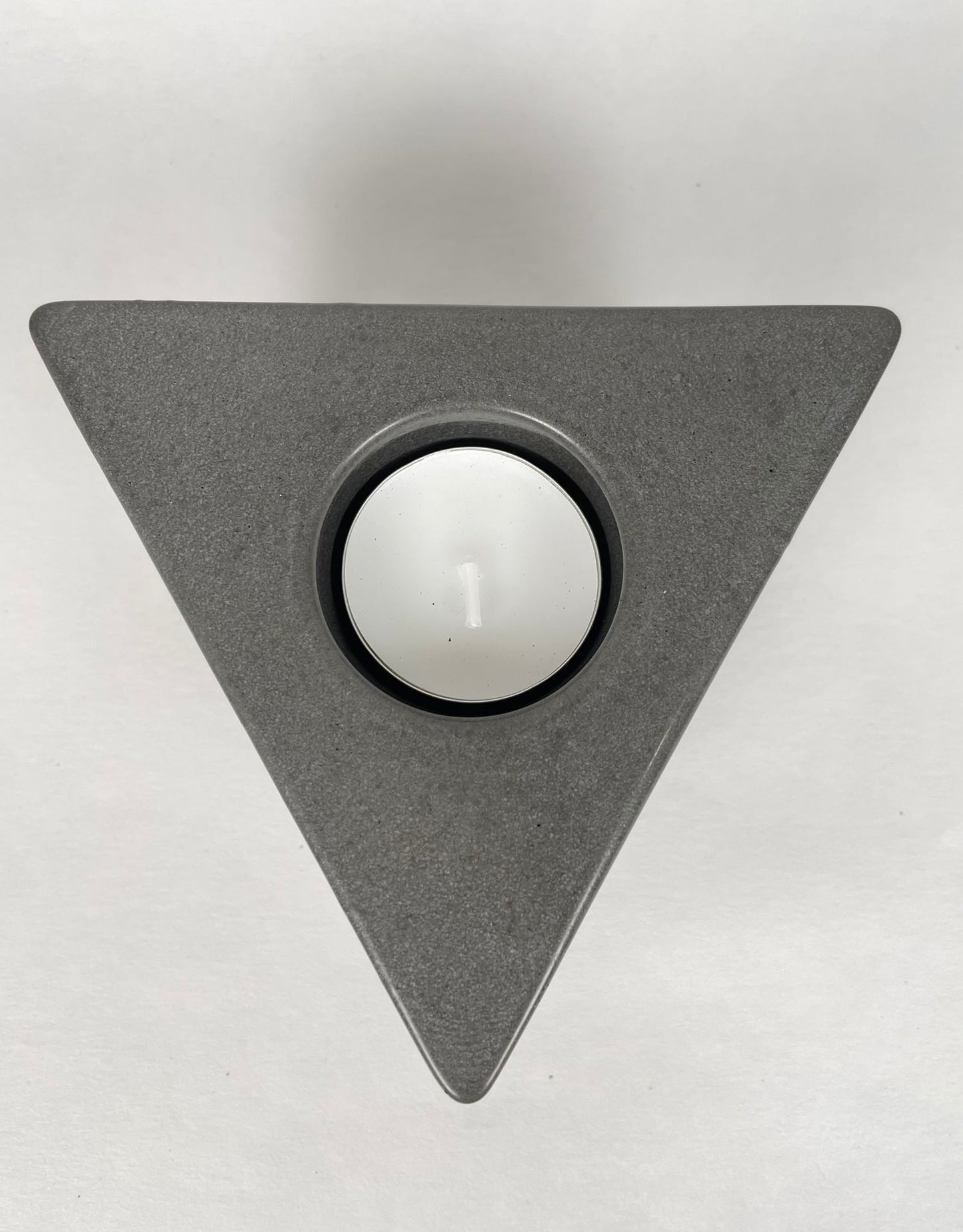 Lysa | Concrete triangular Tea-light holder
