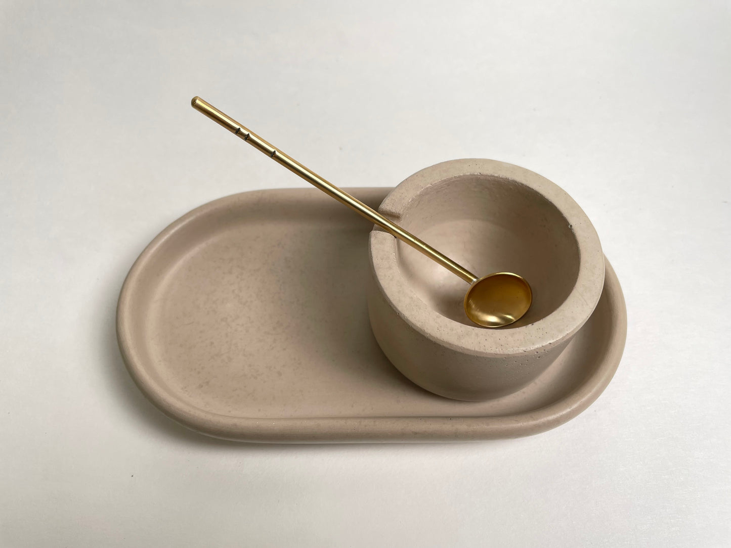 Kombination | Spice and condiment container with tray and spoon